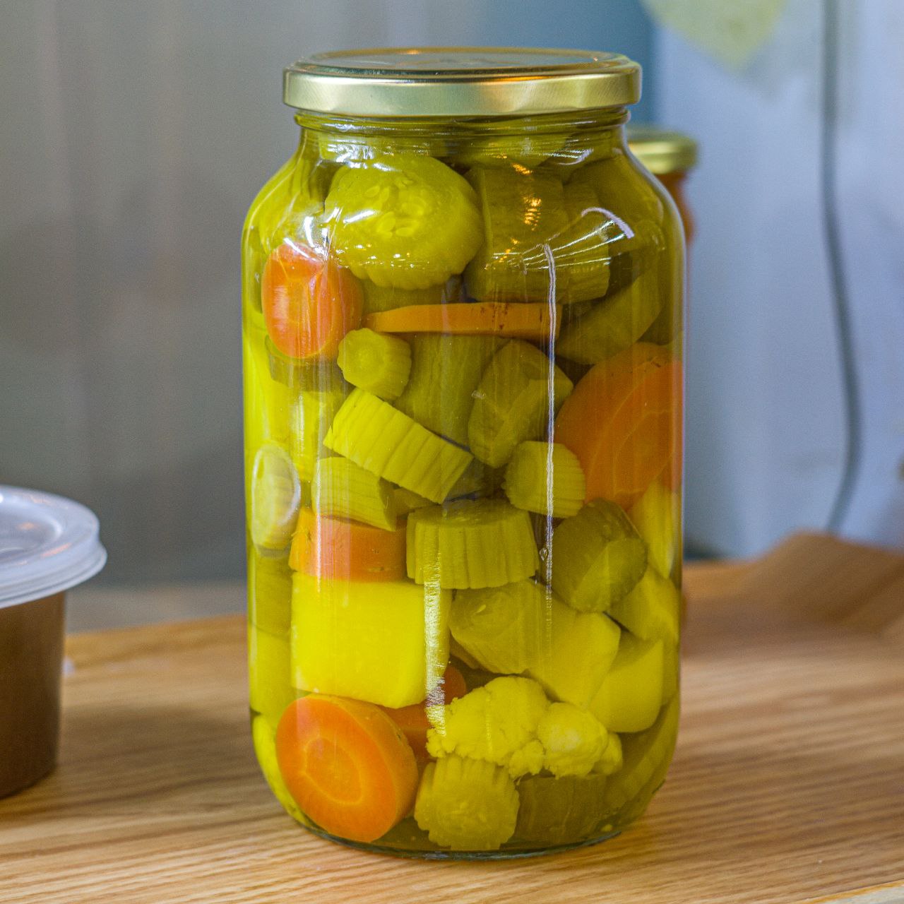 مخلل سلطة مشكل الملك العادل