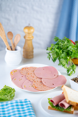 مرتديلا دجاج الملك العادل